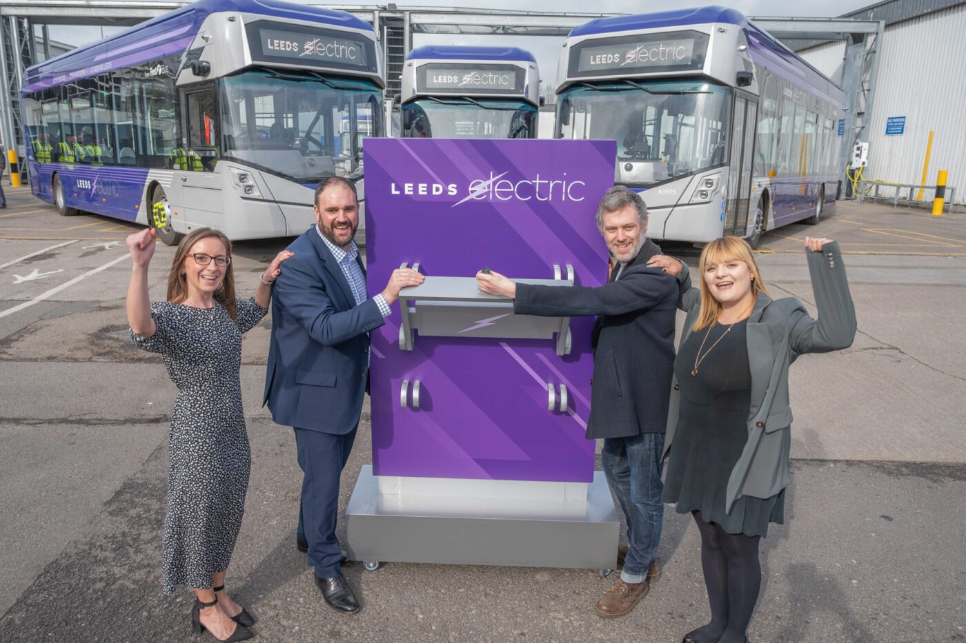 First Bus adds 57 new electric buses to Leeds fleet – evearly news english