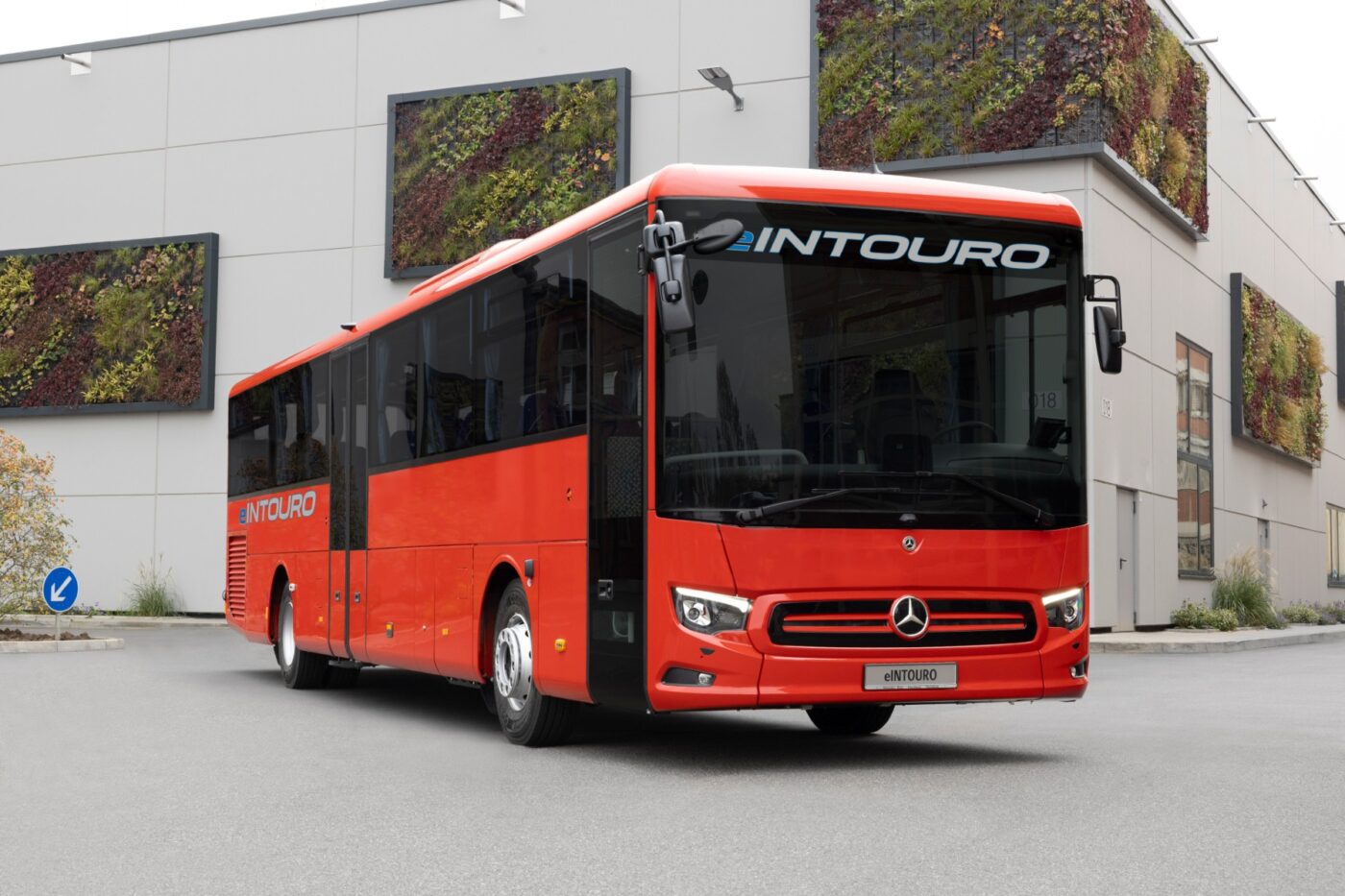 daimler buses mercedes benz eintouro 2024 1400x933