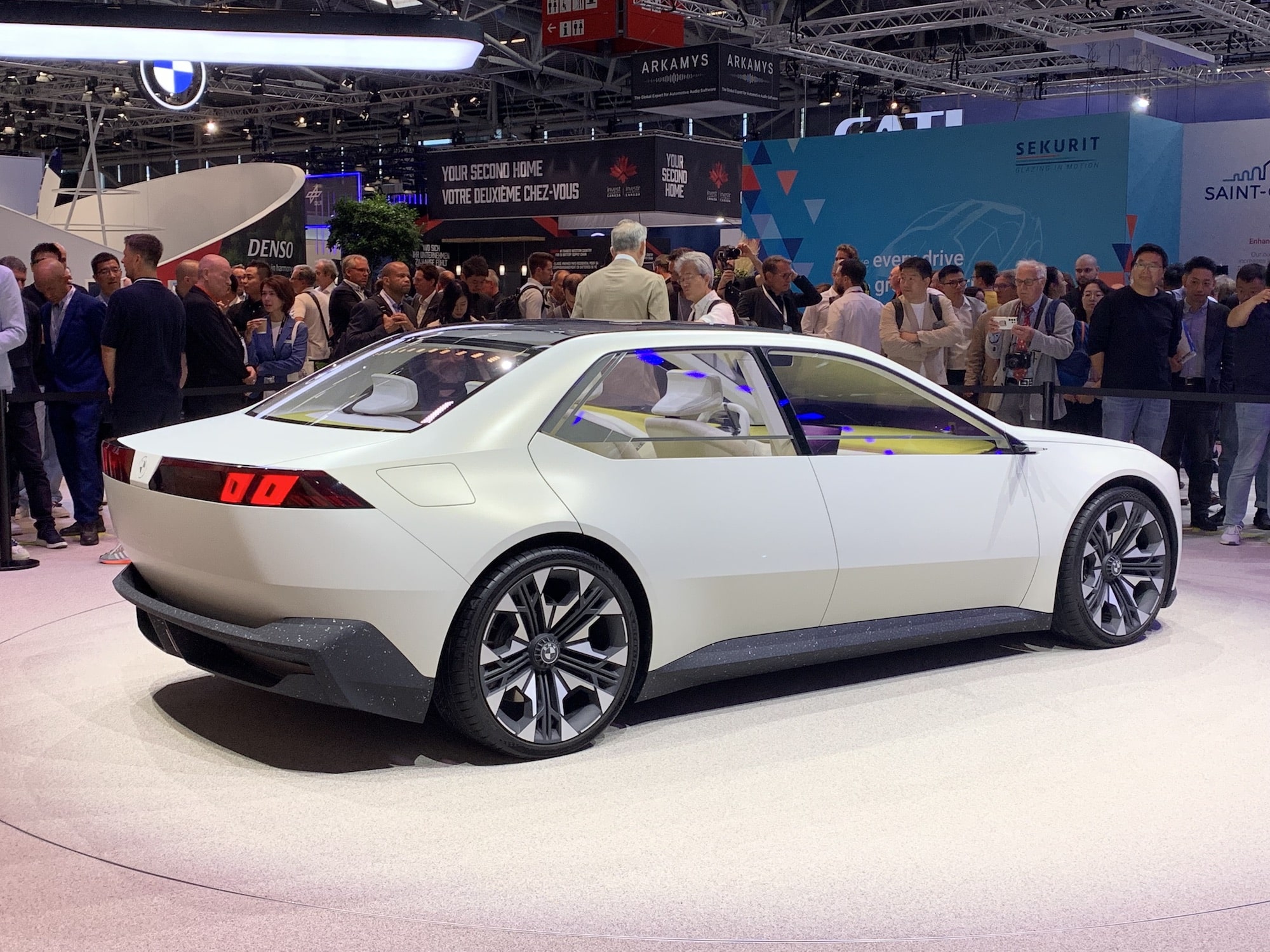 Batteries solides : mauvaise nouvelle pour les futures voitures électriques  de BMW – evearly news français